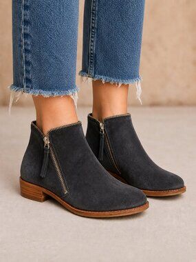 Dolce Vita SZ 8.5 Sofiya Booties Anthracite Suede Flawless